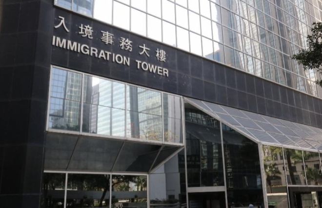 花尼姑释智定：白天当住持晚上开豪车东窗事发时屋里还藏着假发(图5)