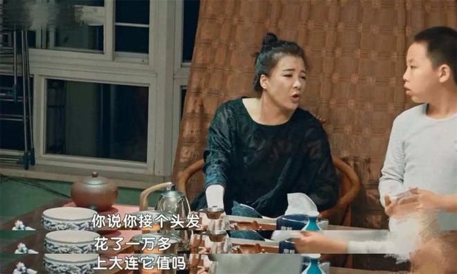 Emc易倍体育：辽宁16岁巨婴刘思琦：吃饭靠人喂每天花销过万如今过得如何(图8)