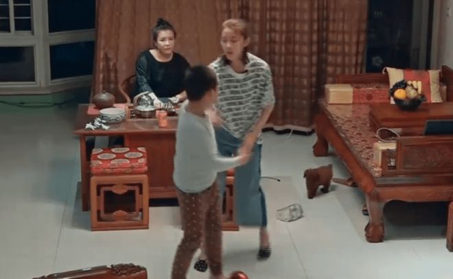 Emc易倍体育：辽宁16岁巨婴刘思琦：吃饭靠人喂每天花销过万如今过得如何(图7)