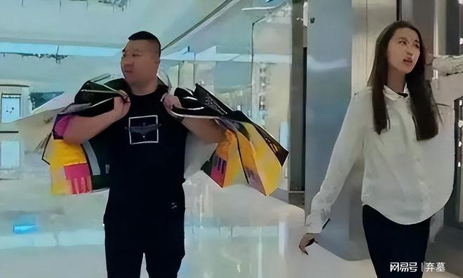 “巨婴”刘思琦：16岁吃饭靠人喂日花销过万如今状况让人惊讶(图6)