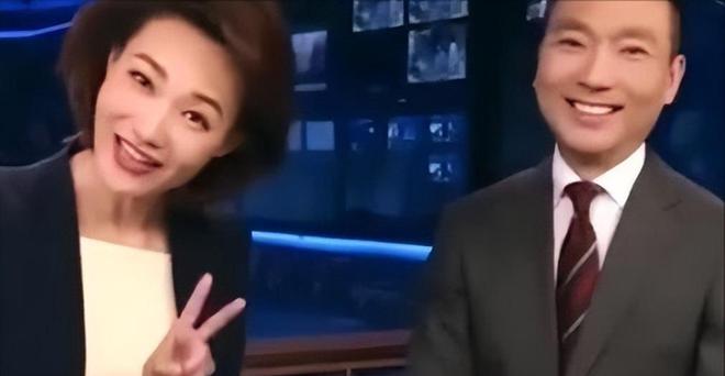 易倍体育网站：央视主持人李梓萌竟戴假发工作18年摘下假发后太惊艳了！(图22)
