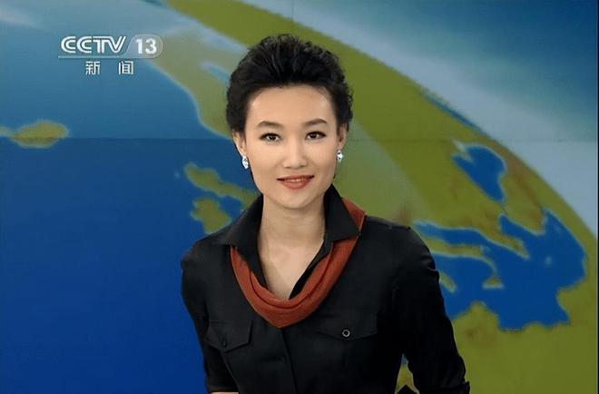 Emc易倍体育：央视主持人李梓萌戴假发工作20年摘下假发后原来这么漂亮！(图9)