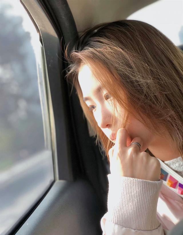 辽宁16岁女孩逛街花一万元吃饭靠人喂开兰博基尼卖手机壳(图9)