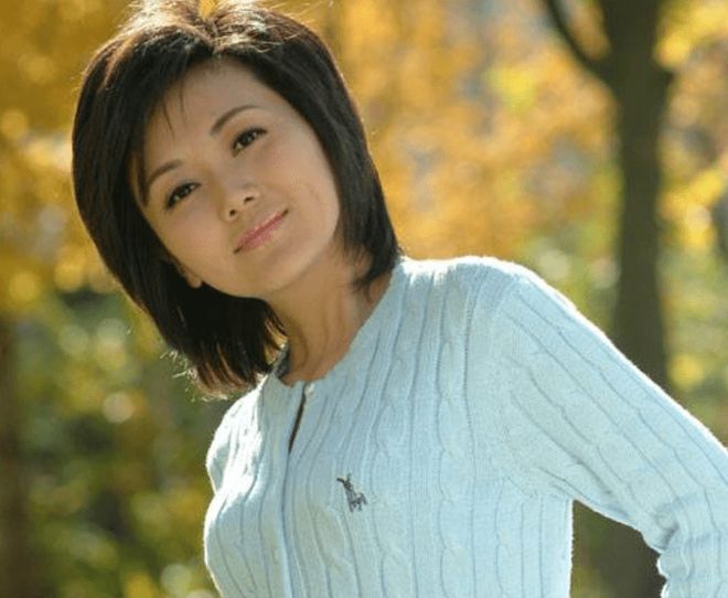 Emc易倍体育：这六位美女主持人背后的故事你可能不知道！(图20)
