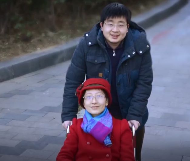 Emc易倍体育：26岁女博士得胰腺癌婆婆卖房只为治病丈夫受人质疑(图15)