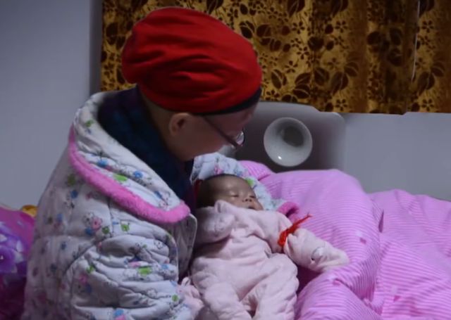Emc易倍体育：26岁女博士得胰腺癌婆婆卖房只为治病丈夫受人质疑(图16)