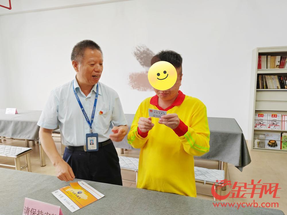 这位兼职“Tony老师”如何帮助千百个家庭团圆？(图4)