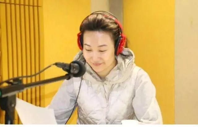 事实证明46岁“不婚不育”的李梓萌已悄悄走上了另一条人大道(图5)