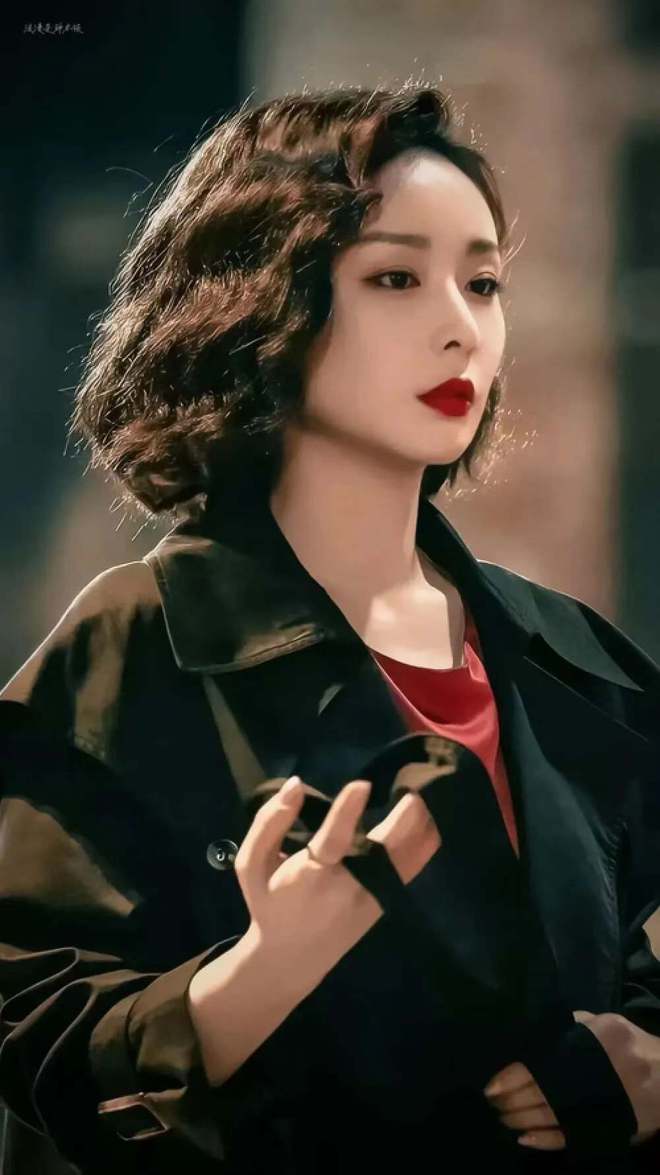 为什么高叶穿衣越华丽越俗气？和她的基因风格有关越稳重越大气(图6)