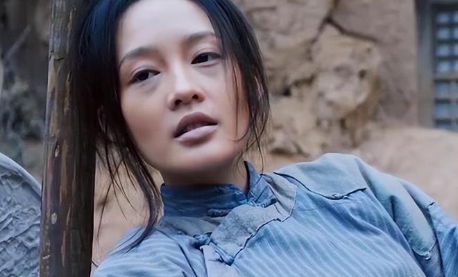 《生万物》：出场就把观众看呆这就是年代剧村姑该有的颜值？(图15)