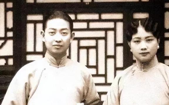 两女共侍一夫关系却情同姐妹生前三人同行死后则三人葬同穴(图11)