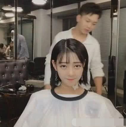 抖音美女酷似热巴接完头发之后大变样网友：网红与明星的差距(图2)