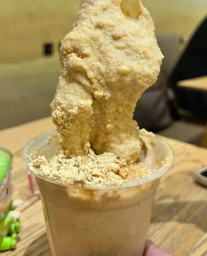 Emc易倍体育：“松弛贵州人有自己的星巴克”多少打工人在这待一天能炫8杯奶茶(图11)