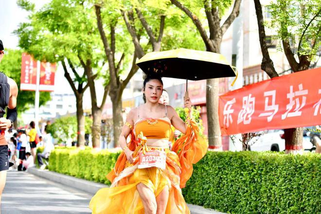 “小太杨”杨文娟：这泼天的流量我接得住(图6)
