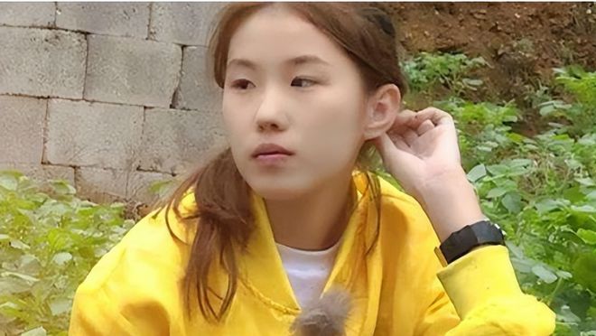 16岁要人追着喂饭每天上万开销的“巨婴”刘思琦现在过得如何(图2)