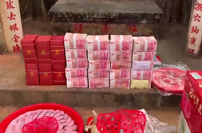 易倍体育网站：【8点见】游客挖笋遭索赔一根一万？回应(图6)