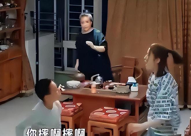 辽宁16岁巨婴刘思琦：吃饭靠人喂每天花销过万如今过得怎样了(图7)