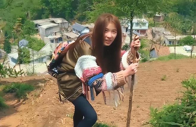 辽宁16岁巨婴刘思琦：吃饭靠人喂每天花销过万如今过得怎样了(图24)