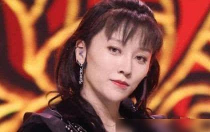 断层C位刘雨昕接金色长发被调侃像东华帝君素颜被嘲没眼看(图10)