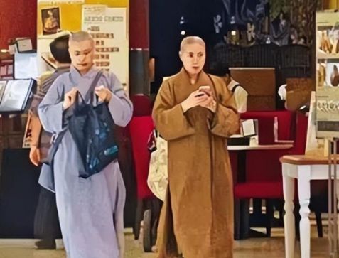 尼姑开豪车住别墅与2个和尚结婚东窗事发时屋里还藏着假发(图13)