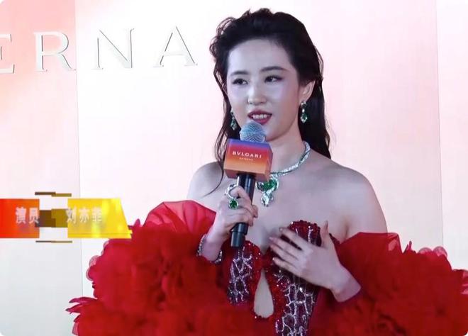 秃头脸凹身瘦如柴从吴谨言到金晨被无效瘦身反噬的女星好多(图18)