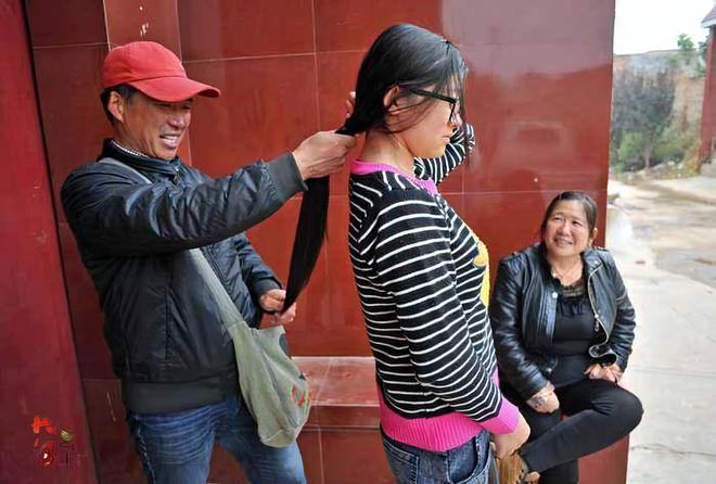 农村经常有人高价收头发这些头发最后都去哪了？(图2)