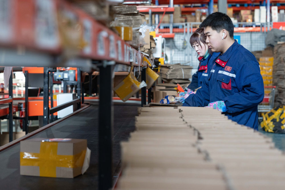 易倍体育网站：跨境电商加速跑！从一顶卖遍全球的假发说起(图3)