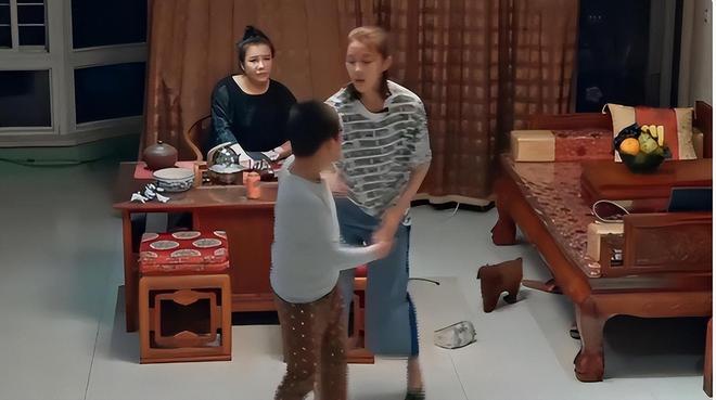 易倍体育网站：辽宁第一巨婴喂饭穿衣不离妈日耗巨款仍不满足今竟变成这样(图9)