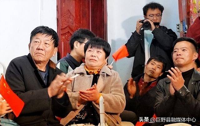 易倍体育网站：山东航天员宋令东太空征程启航家乡父母见证荣耀时刻！(图1)