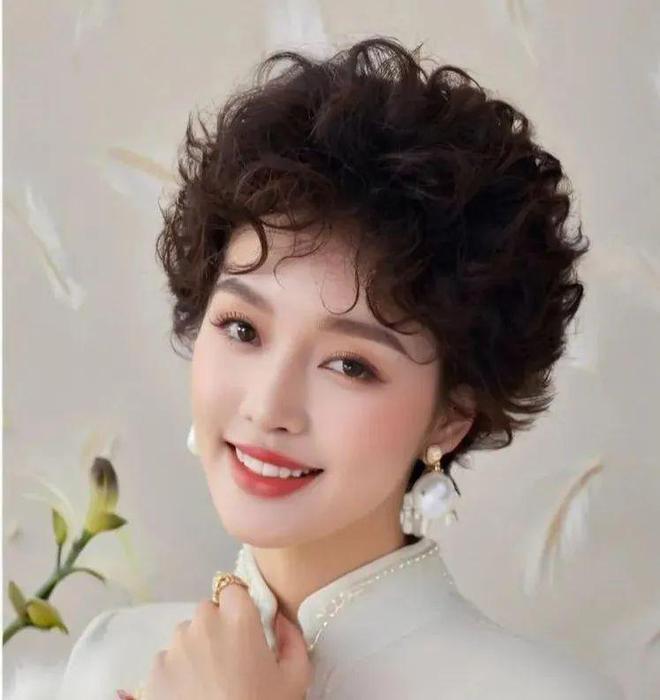时尚假发让妈妈告别染发50岁-75岁更美丽！(图6)