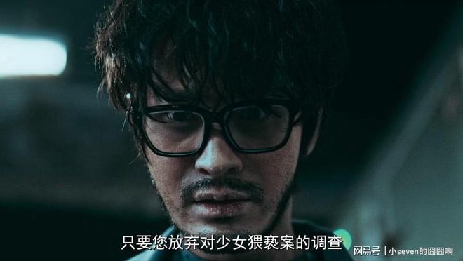 47岁黄晓明近照曝光发量稀疏有白头发网友调侃：难怪要戴假发(图2)