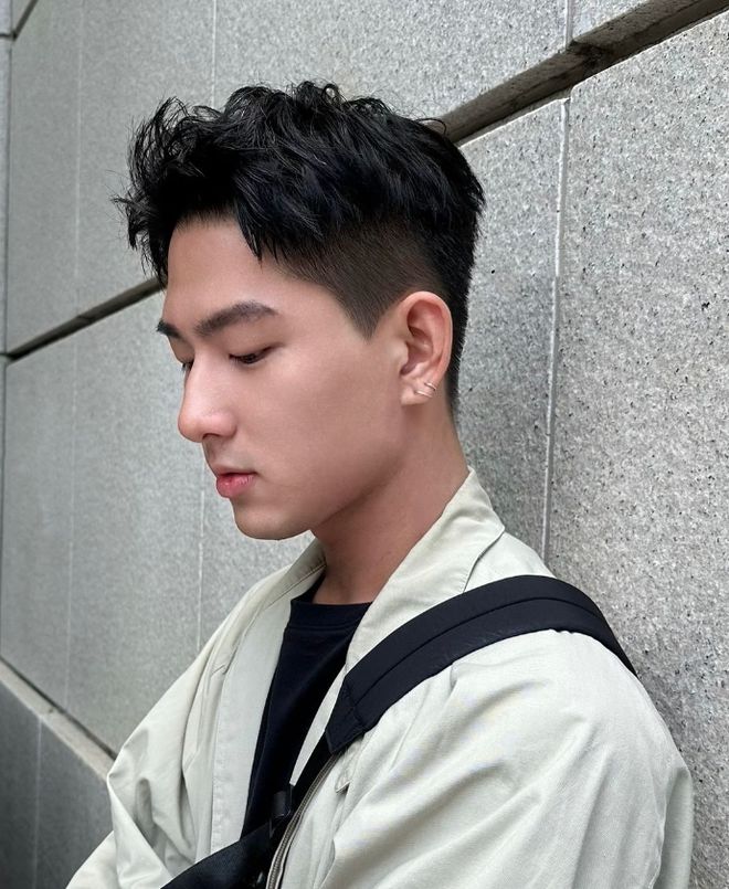 建议“头发粗硬”的男生剪这3款露额发型清爽干净潮流帅气！(图2)