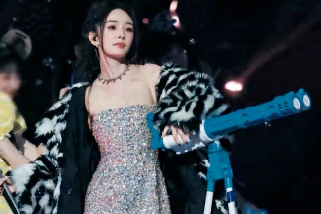 这样的“性凝视”太丑陋了！赵丽颖杨幂李沁等都是受害者(图10)