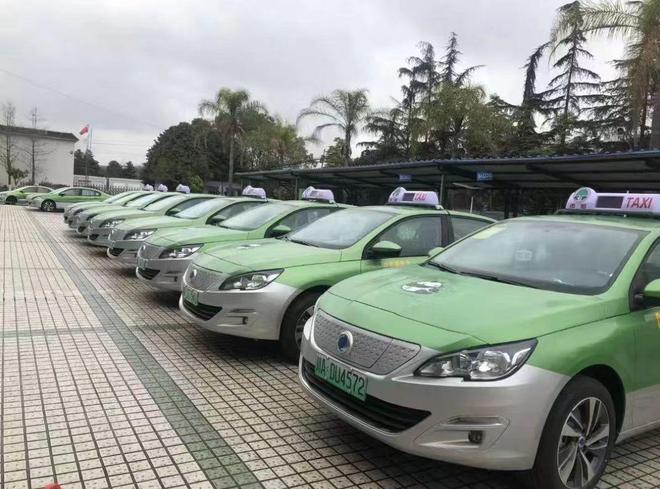 为什么大家宁愿等网约车也不愿意去坐就在路边的出租车？(图3)