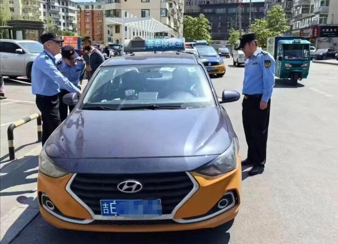 为什么大家宁愿等网约车也不愿意去坐就在路边的出租车？(图8)