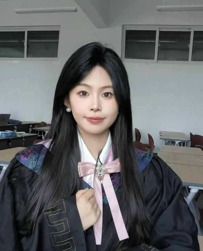 Emc易倍体育：高颅顶假发片氛围感美女的秘密武器！(图3)