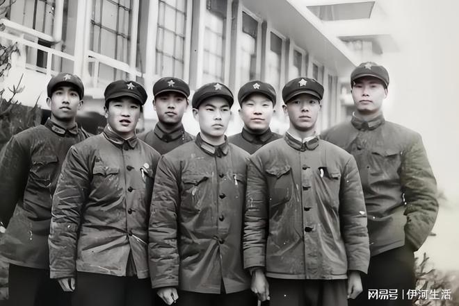 易倍体育网站：82年当连长妻子带孩子探亲我公开说：咱们吃啥她娘俩也吃啥(图2)