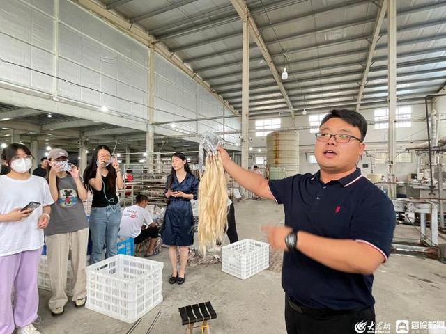 被称为“黑黄金”的发制品带领山东这座古城镇走出国门跑出“加速度”(图2)