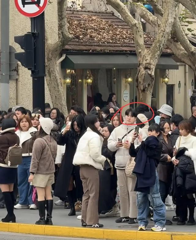 起猛了！韩国人集体在上海跨年网友：一看头帘就知道是哪儿的(图5)