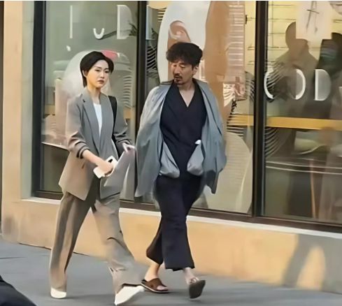 唐嫣新剧路透生图照曝光戴假发被网友怒喷：不舍得剪短就别拍(图2)