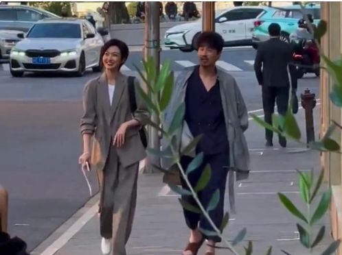 唐嫣新剧路透生图照曝光戴假发被网友怒喷：不舍得剪短就别拍(图3)