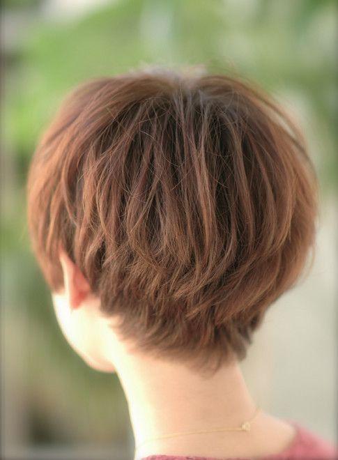 易倍体育网站：灵动优雅：露耳纹理烫绽放女性多元魅力(图5)
