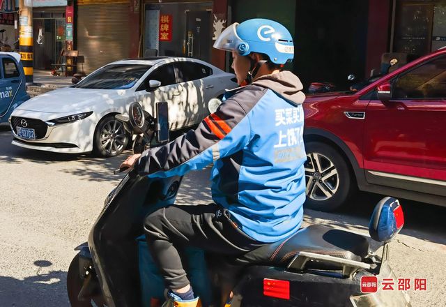 残疾人就业典型专送骑手姚颖康：“无声世界”里活成一束光(图2)