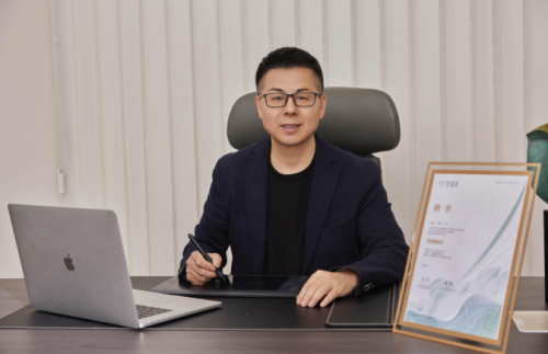 假发行业「双塔奇兵」：谈天艺术基因+发知发技术基底融合升级(图2)