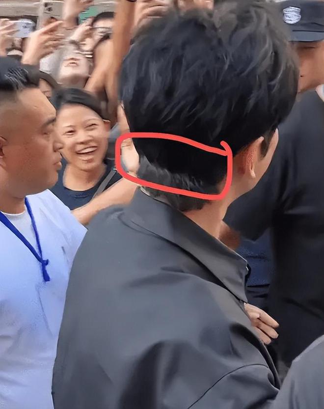 假发假臀假身高杨幂、沈梦辰、张一山个个离谱又惊人！(图3)