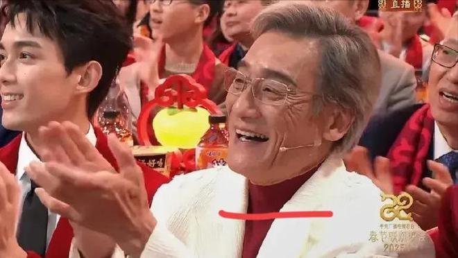 央妈对梁家辉的偏爱隔着屏幕都要溢出来了！每秒几百万他也值得(图2)