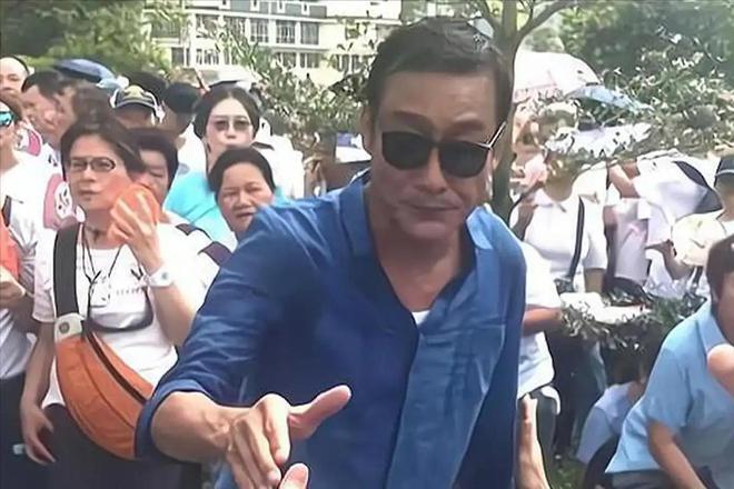 央妈对梁家辉的偏爱隔着屏幕都要溢出来了！每秒几百万他也值得(图17)