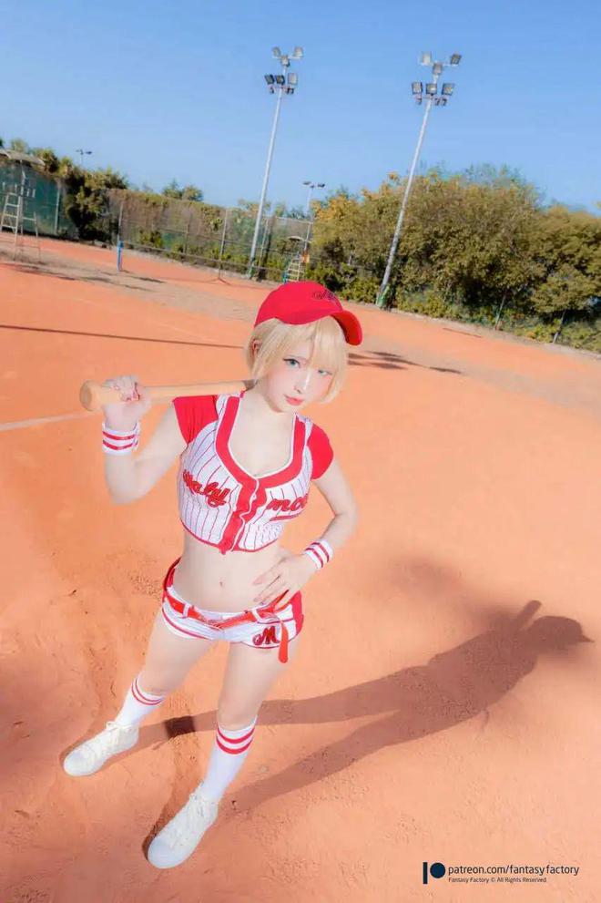 易倍体育网站：性感COS：体操服啦啦队长专属！(图2)