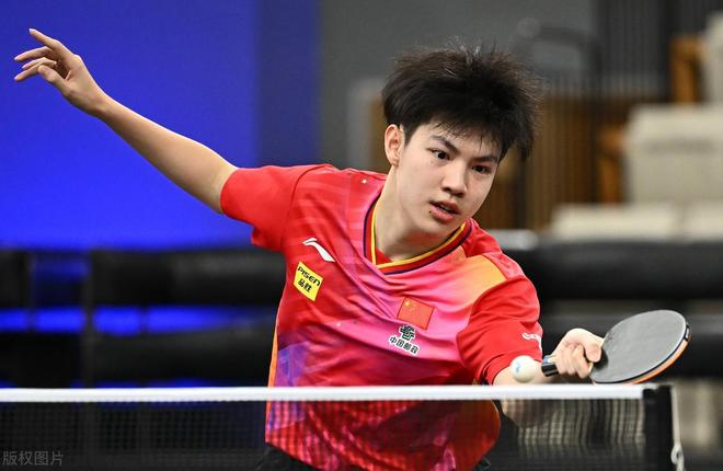 WTT爆大冷！大种子0-3惨败一轮游张本智和剃光头国乒新星3-1(图2)