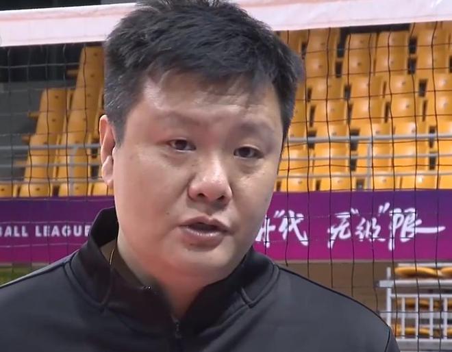 易倍体育网站：女排联赛第二场总决赛前双方主教练都口无遮拦还有更大的悬念(图2)